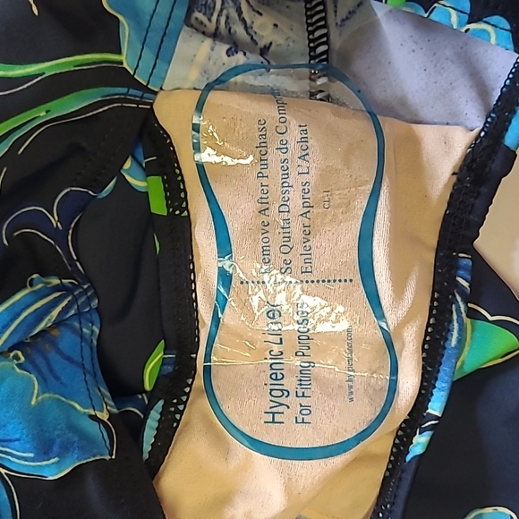 Bathing suit one piece - Picture 8 of 8